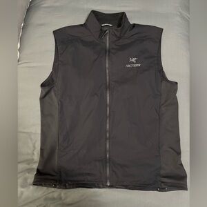 Arc'teryx Men's Dark Gray Vest